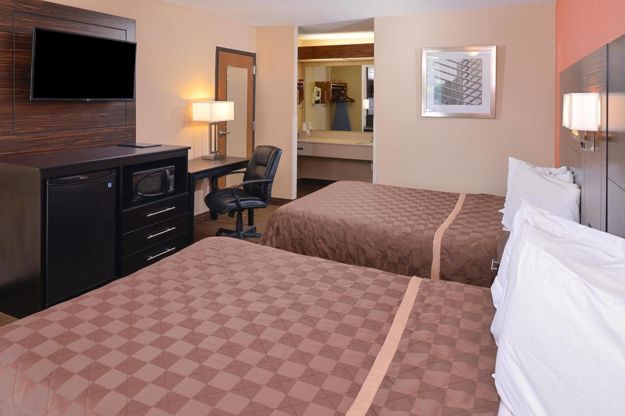 Americas Best Value Inn - Collinsville / St. Louis Exterior photo